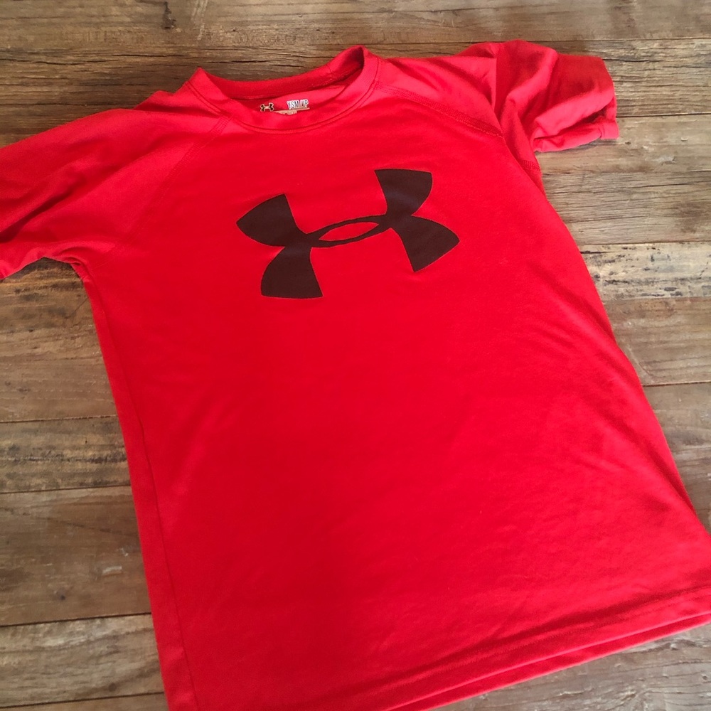 Boys Youth Small Under Armour Shirt